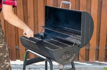 How To Use A Charcoal Smoker